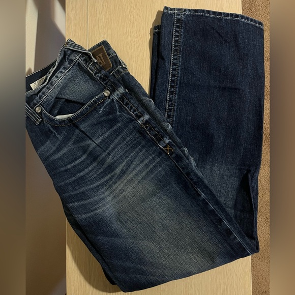 Ariat Men's Darkwash Lowrise M4 Jeans *LIKE NEW* - Picture 4 of 16